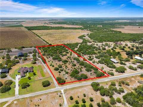 5818 Santa Clara Dr, Robstown, TX 78380