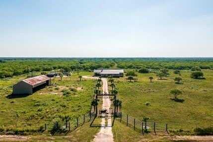 #694 US-281 Highway, Falfurrias, TX 78355