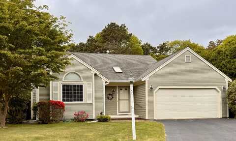 5 Skipjack Lane, Hyannis, MA 02601