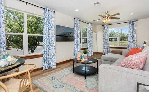 901 Bell St, Fredericksburg, TX 78624