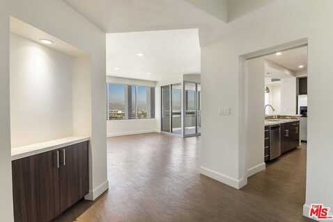 5670 Wilshire BLVD, LOS ANGELES, CA 90036