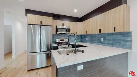 6809 Gloria Ave, Van Nuys, CA 91406