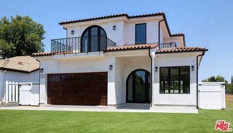 20329 Stagg St, Winnetka, CA 91306