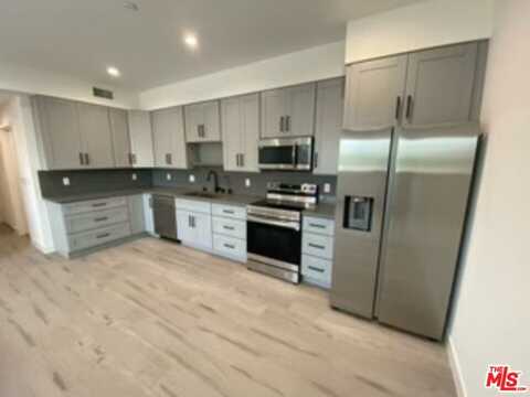 10455 Etiwanda Ave, Porter Ranch, CA 91326