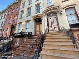 17 Ash Grove Place unit: 4, Albany, NY 12202