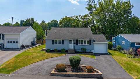 10 Dover Drive, Colonie, NY 12110