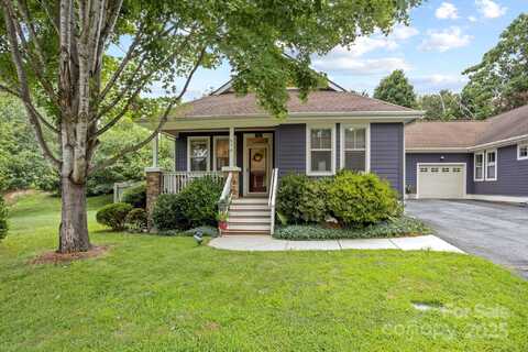 476 Village Greenway, Flat Rock, NC 28731