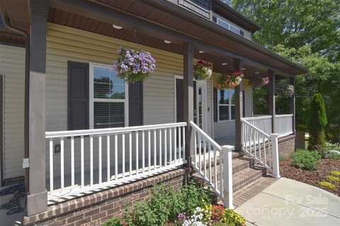 1021 Vickie Lane, Matthews, NC 28104