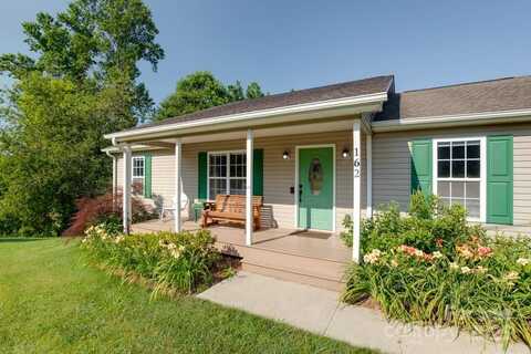 162 Martin Branch Road, Leicester, NC 28748