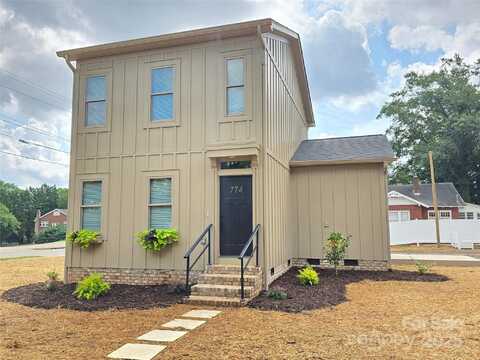 774 8th Street NE, Hickory, NC 28601