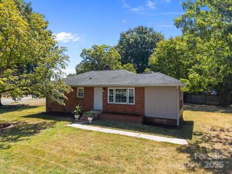 201 Lowry Street, Pineville, NC 28134
