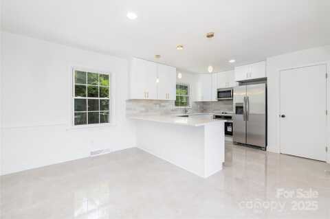 6443 Eaglecrest Road, Charlotte, NC 28212