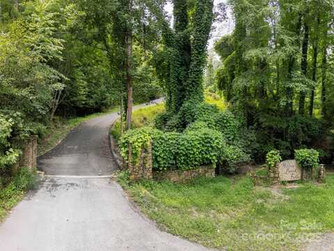 Willow Brook Road, Hendersonville, NC 28792