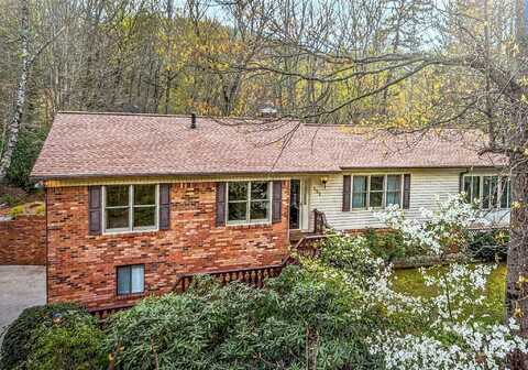 203 Haywood Knolls Drive, Hendersonville, NC 28791