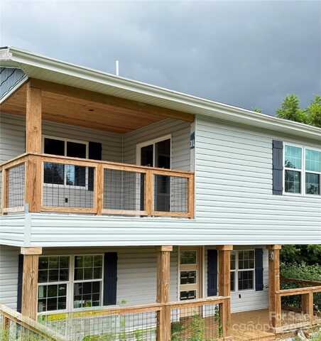 657 N Canton Road, Canton, NC 28716