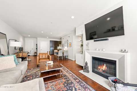 10878 Bloomfield Street, Toluca Lake, CA 91602