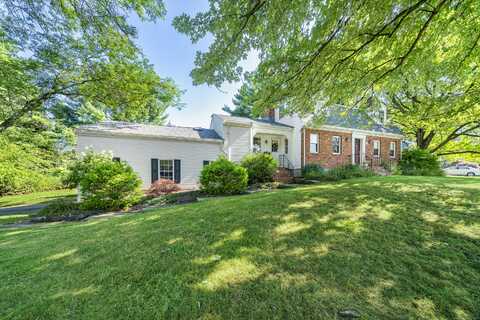16 Iron Gate Lane, Cromwell, CT 06416