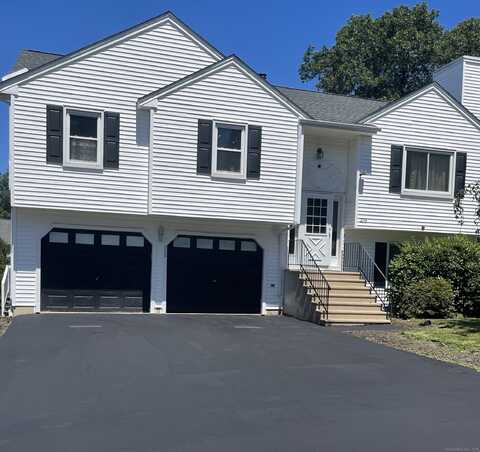 208 Kendall Circle, Waterbury, CT 06708
