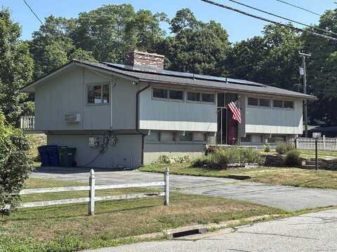 19 Glenwood Road, Waterford, CT 06385