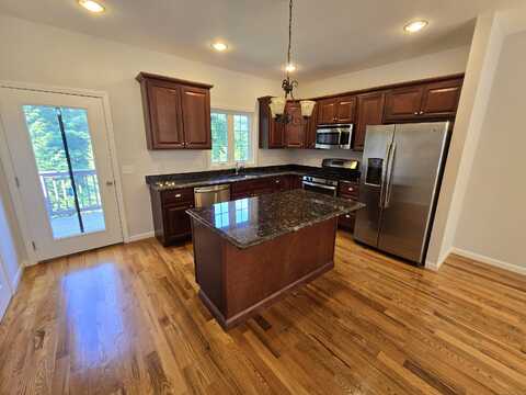 19 Oak Branch Drive, Brookfield, CT 06804