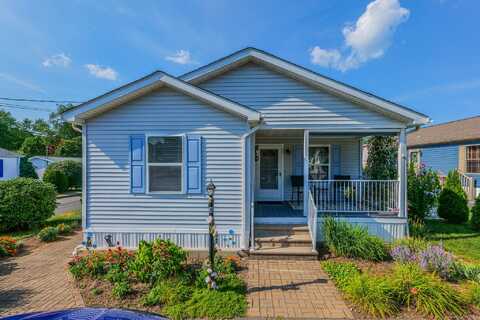 8 Hemlock Road, Southington, CT 06489
