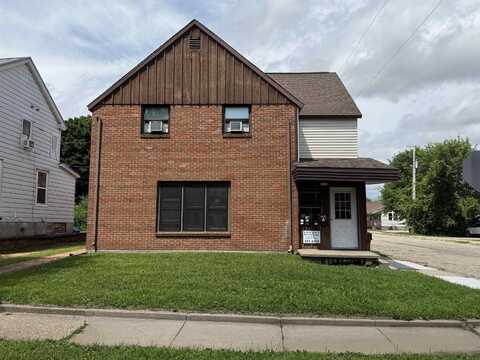 1532 COLLEGE AVENUE, Stevens Point, WI 54481