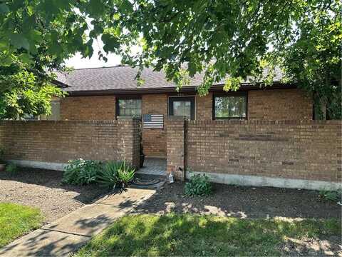 824 Pine Needles Drive, Washington Court House, OH 45458
