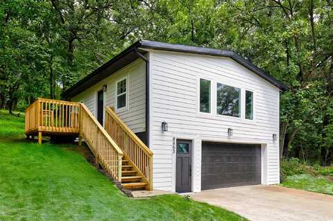 8453 Meadow Wood Drive, Dexter, IA 50070