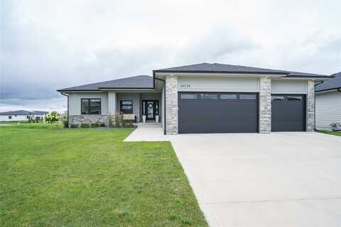 14728 Stonecrop Drive, Urbandale, IA 50323