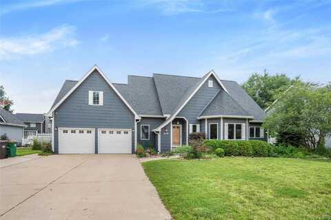 812 N 8th Avenue, Winterset, IA 50273