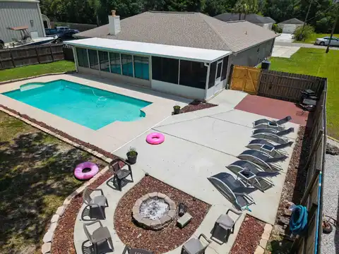 3147 Hickory Street, Navarre, FL 32566