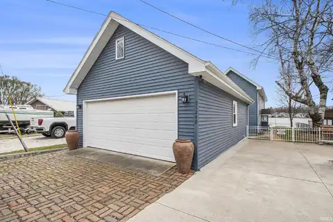 51248 N Shore Drive, Elkhart, IN 46514