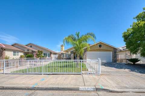 13650 9Th Street, Parlier, CA 93648
