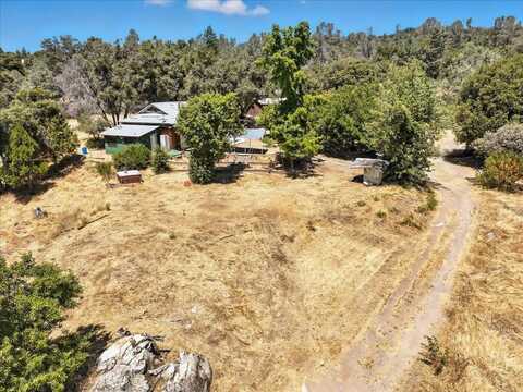 46467 Bissett Station Road, Oakhurst, CA 93644
