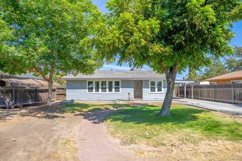1809 11Th Avenue N, Hanford, CA 93230