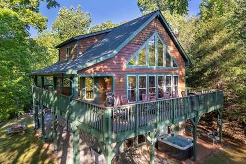 44 Riverside Dr, Whittier, NC 28789
