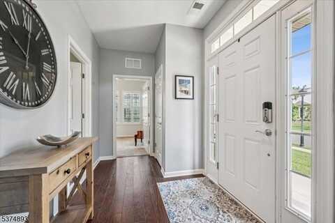 10 Sloan Road, Raritan, NJ 08833