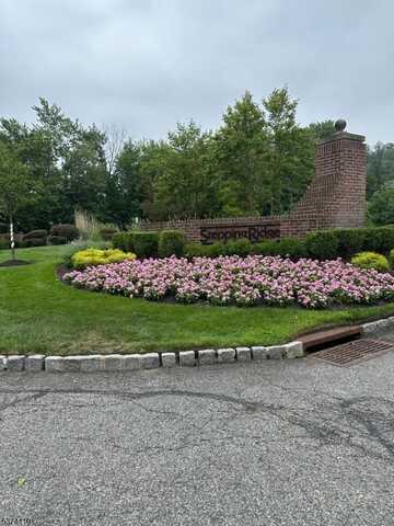 6 Andrea Dr, Fairfield, NJ 07004