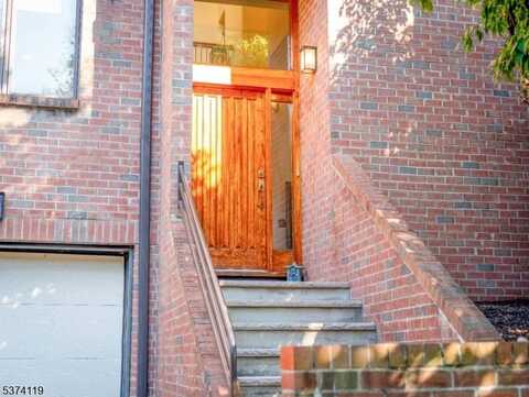 6 Andrea Dr, Fairfield, NJ 07004