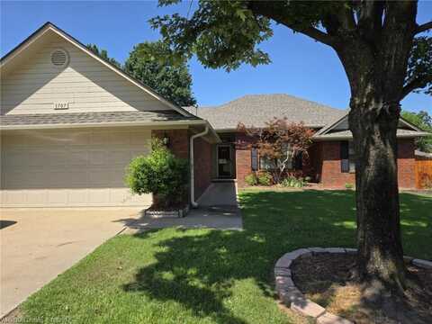 1707 Valley View ST, Van Buren, AR 72956