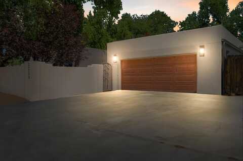 3223 LA MANCHA Drive NW, Albuquerque, NM 87104