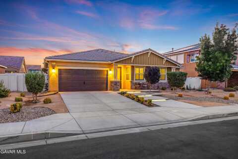 39057 Mondell Pine Avenue, Palmdale, CA 93551