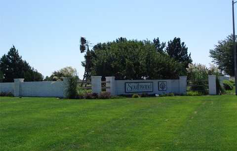 1405 Grandview Drive E, Garden City, KS 67846