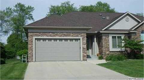 2180 Country Club Dr, MASON CITY, IA 50401