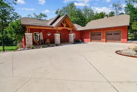 401 E 900 N, Valparaiso, IN 46383
