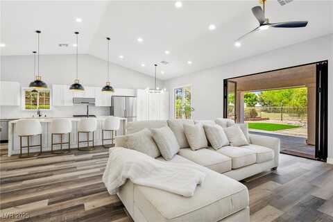 5000 Burr Oak Drive, Las Vegas, NV 89130