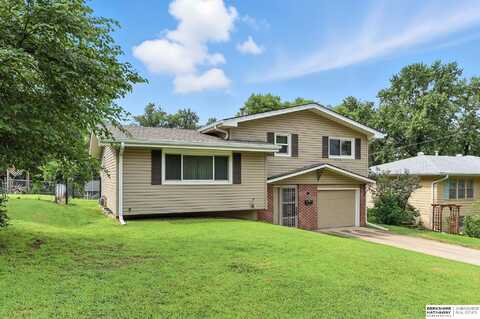 9641 Grand Avenue, Omaha, NE 68134