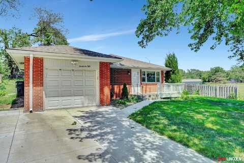2650 woods Boulevard, Lincoln, NE 68502