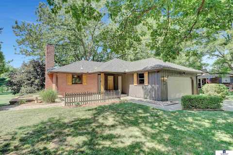 8025 Talbot Trail, Lincoln, NE 68506