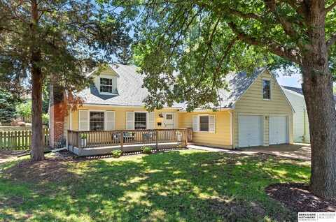 6933 Cuming Street, Omaha, NE 68132